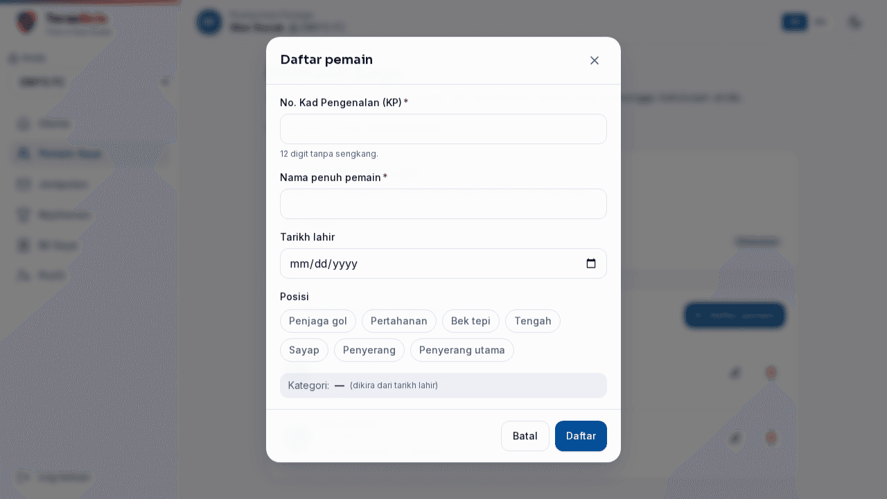 Borang pendaftaran pemain dengan medan NRIC terbuka